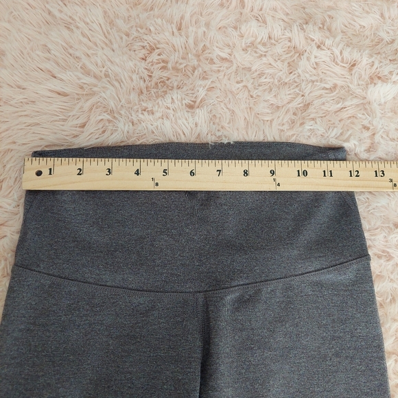 Old Navy Active Leggings - Elevate Leggings - Go Dry - Picture 2 of 6